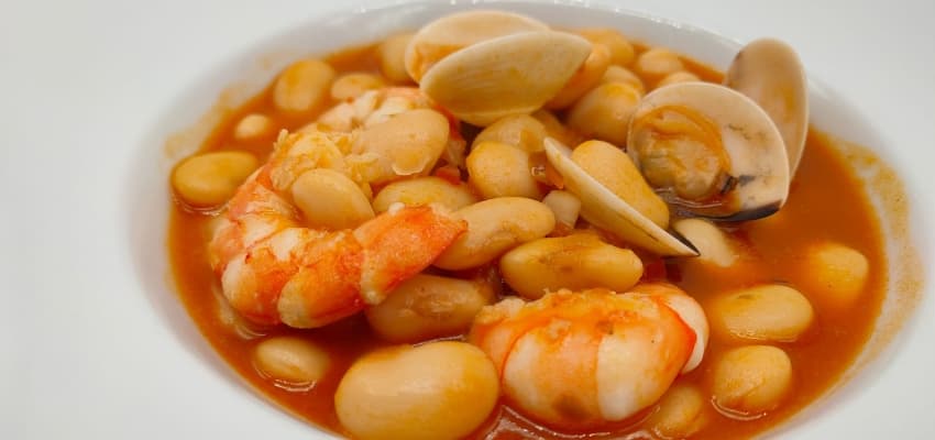 Receta de Fabes con langostinos y almejas de Compesca